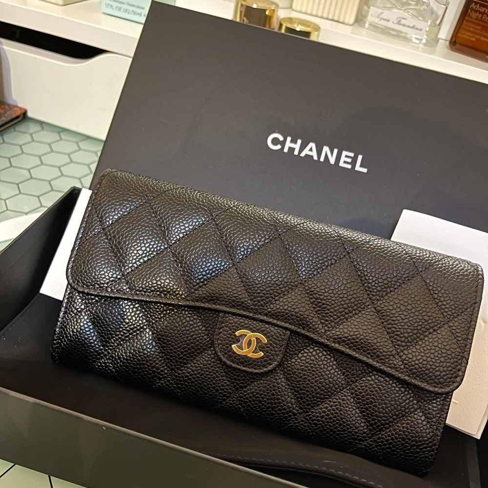 Brand new classic Chanel wallet